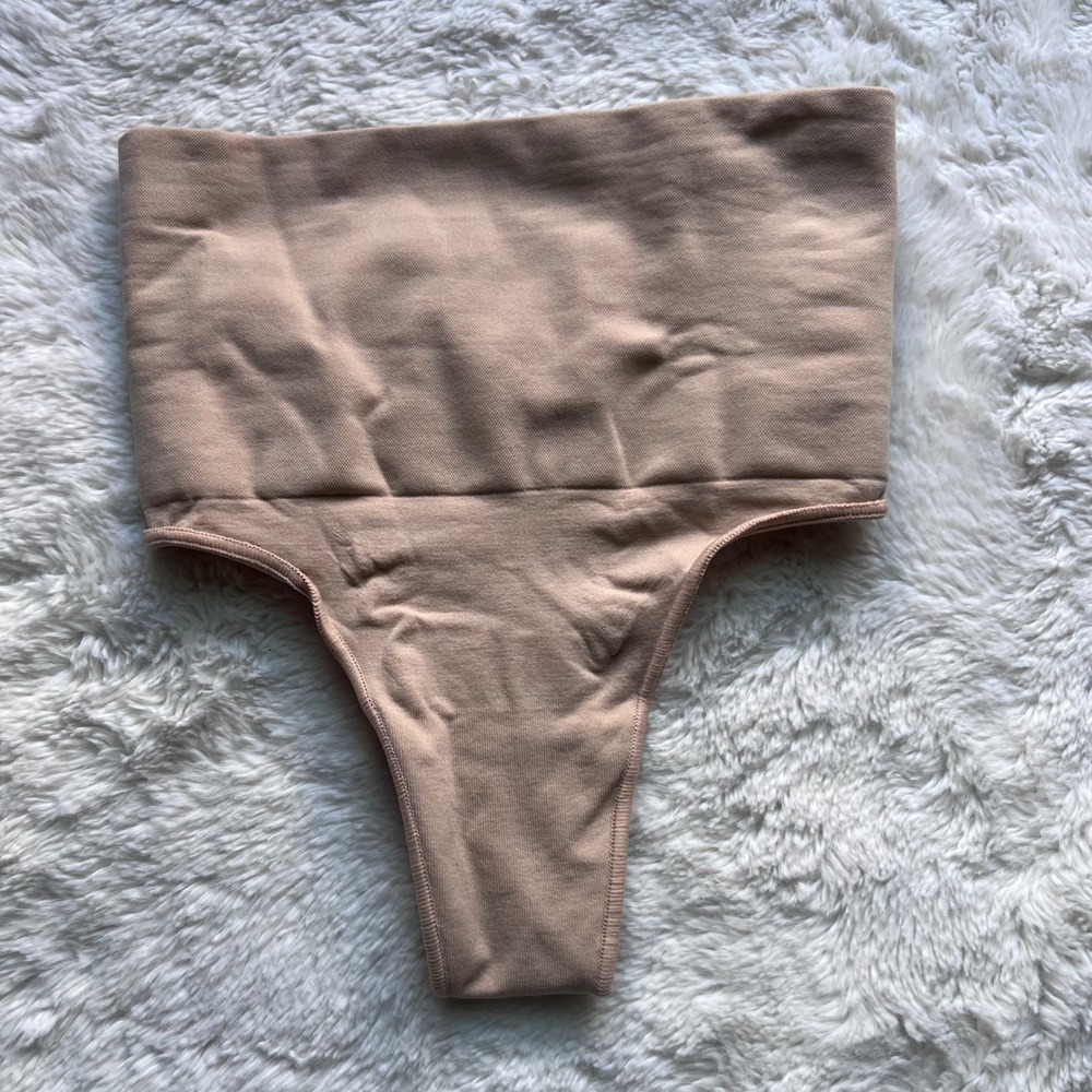 SKIMS Women's Sculpting High Waist Thong Clay Nude Shapewear Size XXS-XS NWOT
